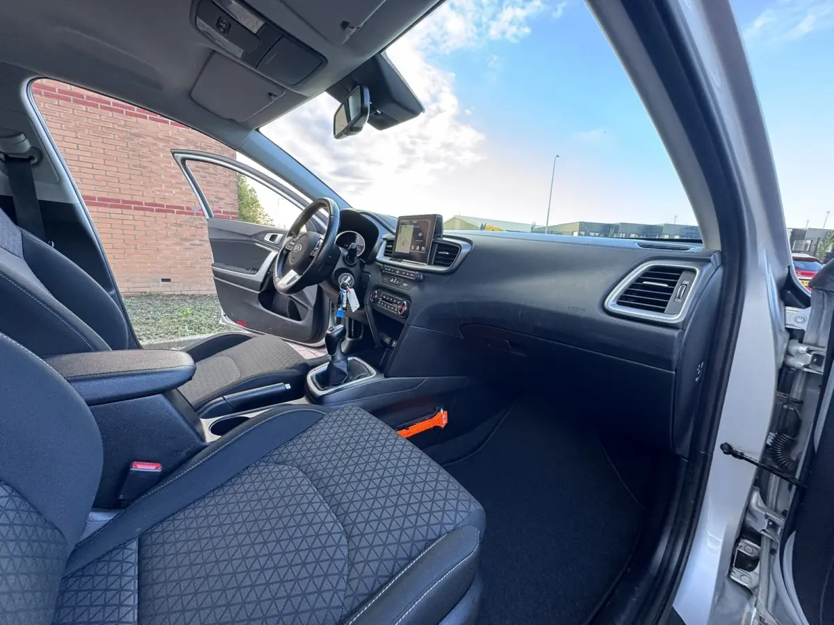 1.6 CRDi DynamicLine, Marge, Euro 6, Apple Carplay, Hatchback,