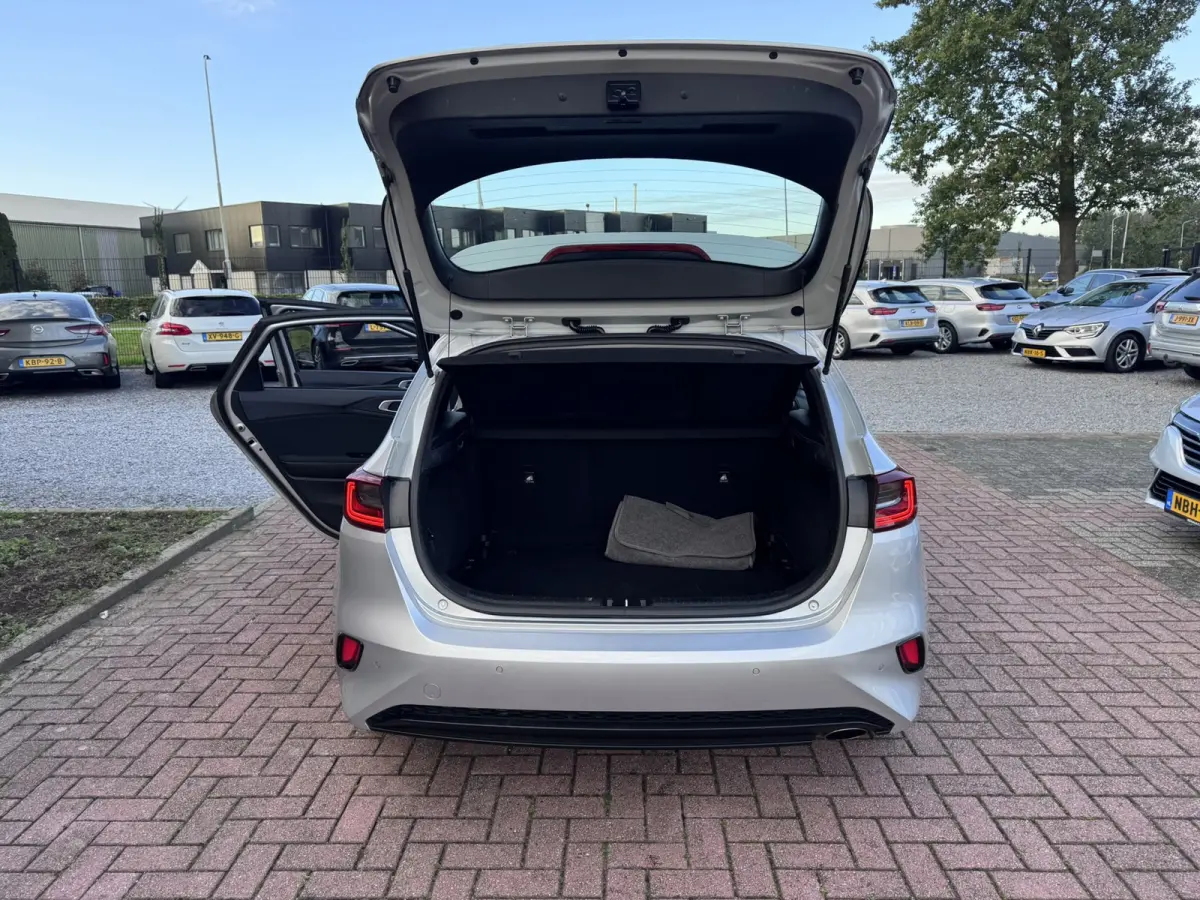 1.6 CRDi DynamicLine, Marge, Euro 6, Apple Carplay, Hatchback,