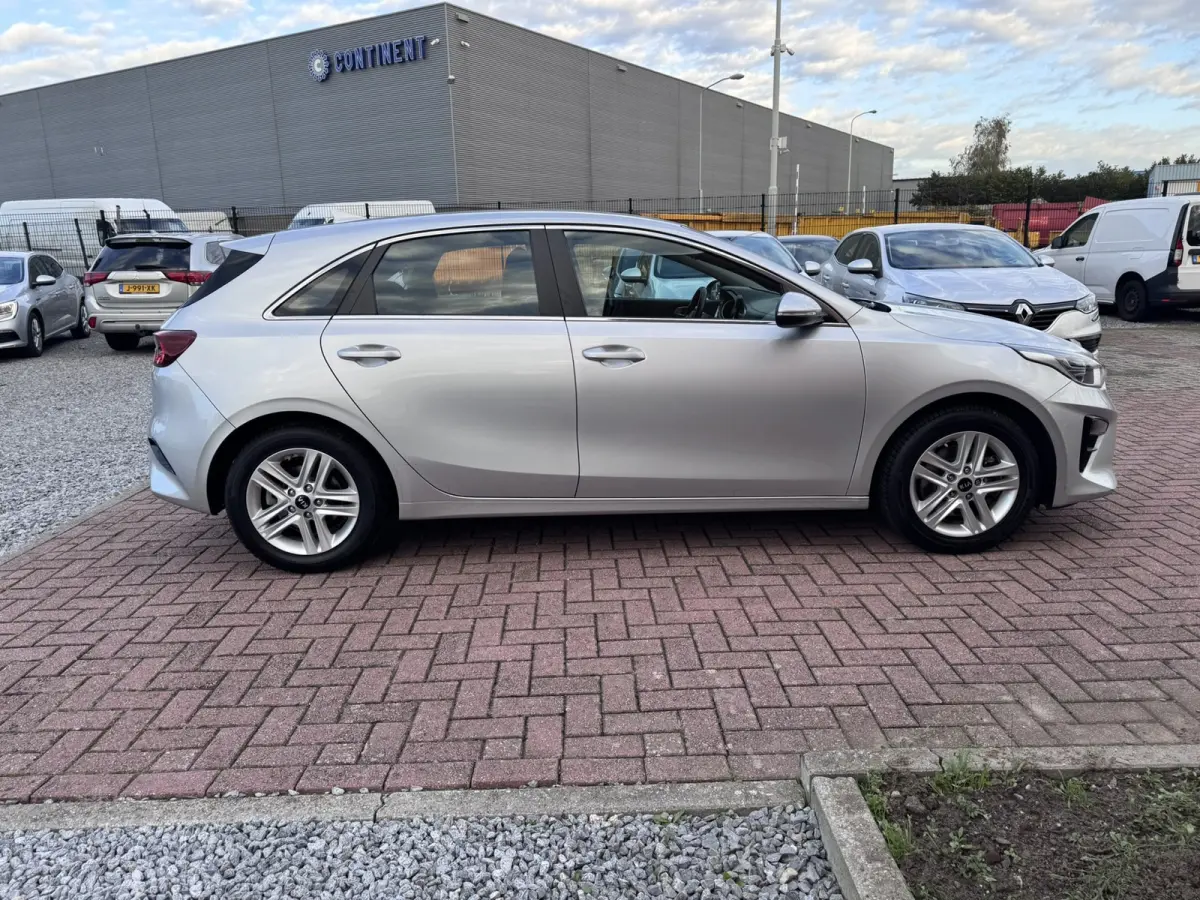 1.6 CRDi DynamicLine, Marge, Euro 6, Apple Carplay, Hatchback,