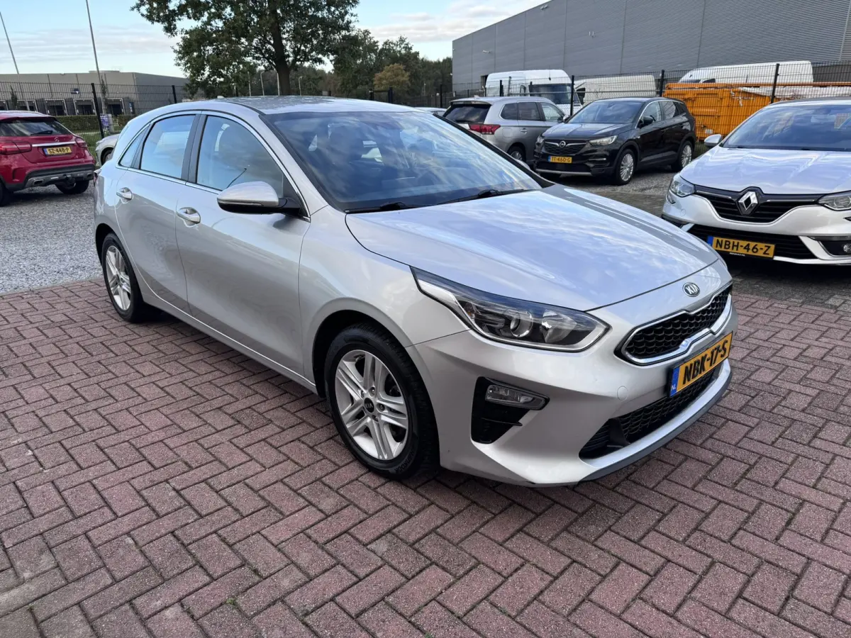 1.6 CRDi DynamicLine, Marge, Euro 6, Apple Carplay, Hatchback,