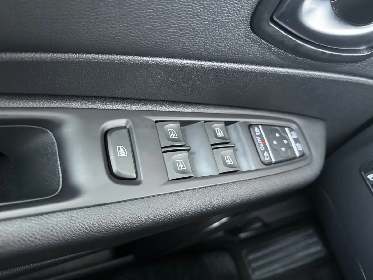 1.3 TCe Intens | Achteruitrijcamera | Airco (automatisch) | Apple Carplay/Android Auto|telefoonintegratie premium