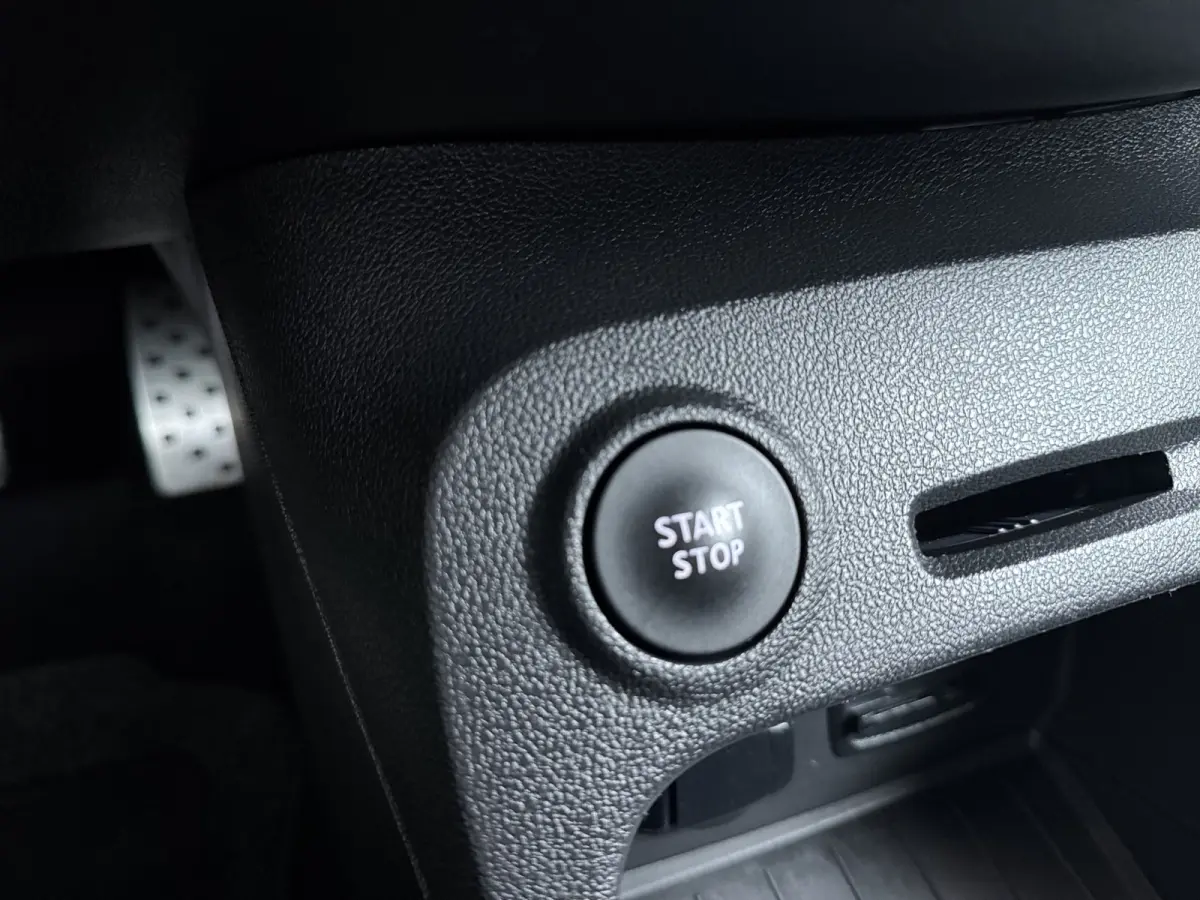 1.3 TCe Intens | Achteruitrijcamera | Airco (automatisch) | Apple Carplay/Android Auto|telefoonintegratie premium