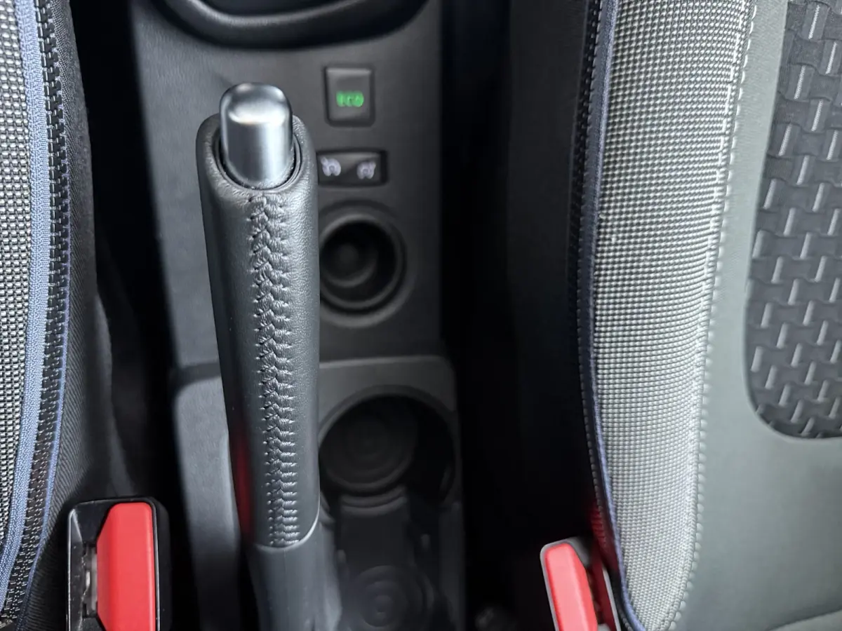 1.3 TCe Intens | Achteruitrijcamera | Airco (automatisch) | Apple Carplay/Android Auto|telefoonintegratie premium