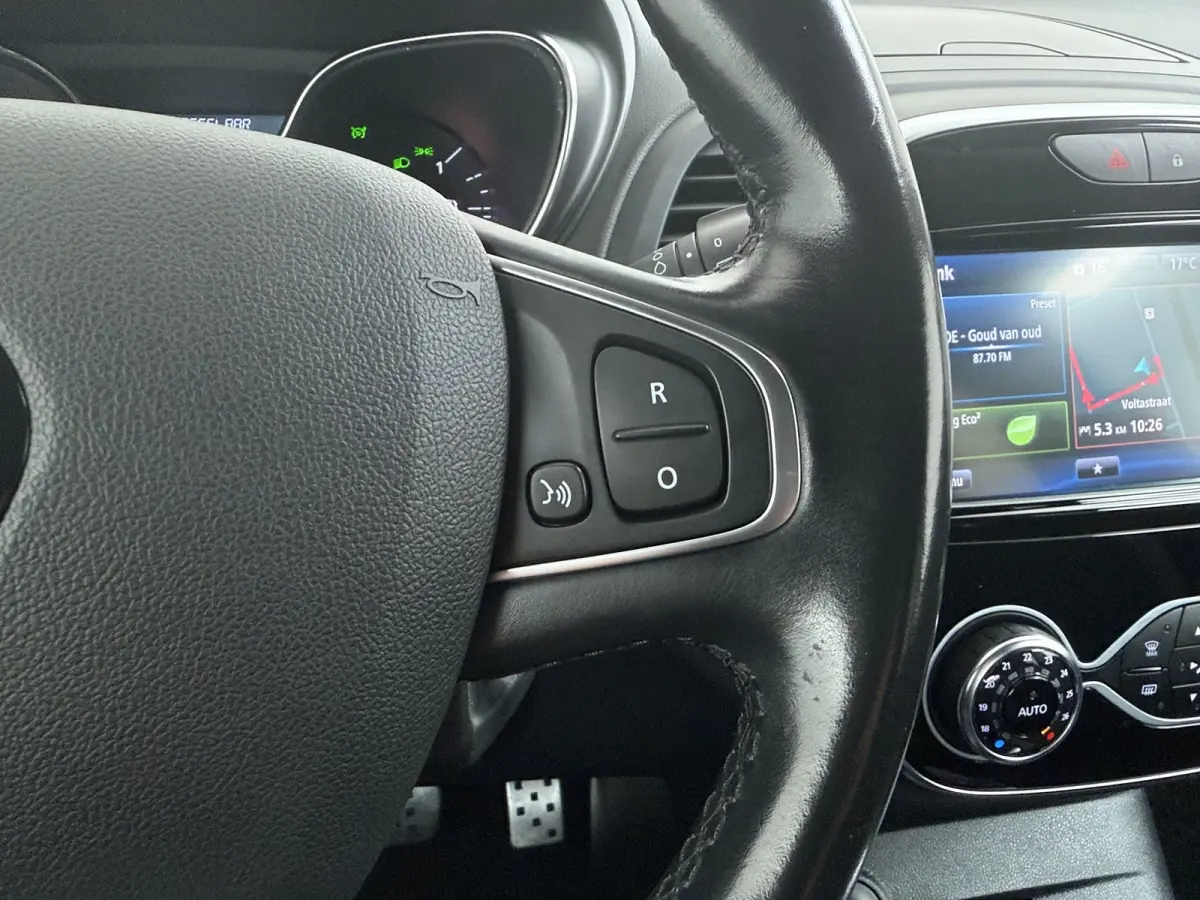 1.3 TCe Intens | Achteruitrijcamera | Airco (automatisch) | Apple Carplay/Android Auto|telefoonintegratie premium