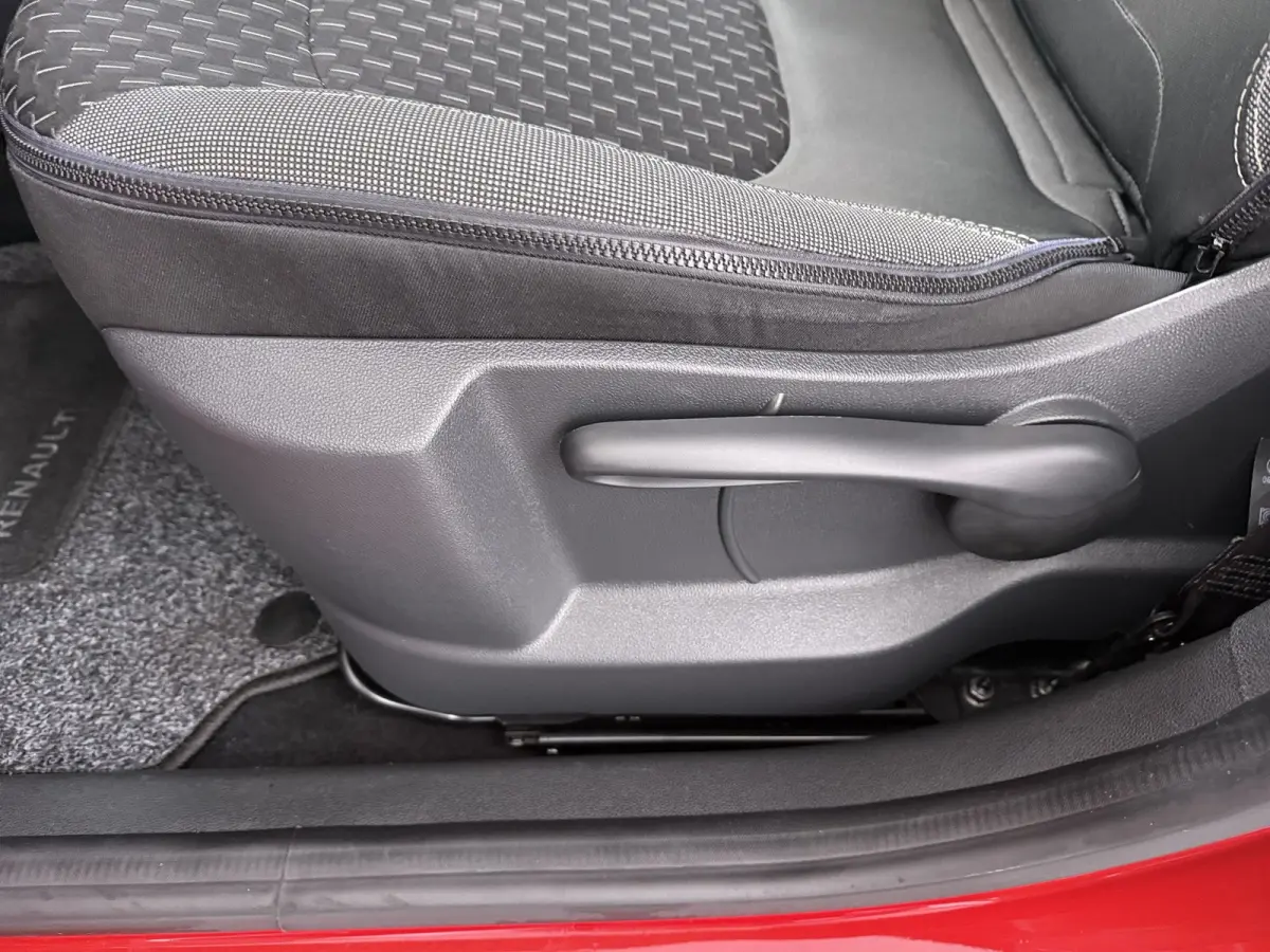 1.3 TCe Intens | Achteruitrijcamera | Airco (automatisch) | Apple Carplay/Android Auto|telefoonintegratie premium