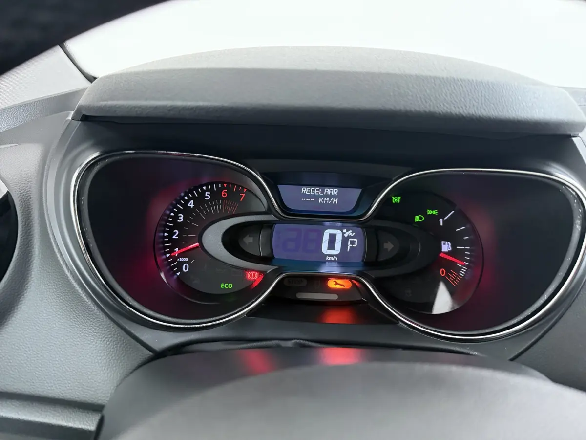 1.3 TCe Intens | Achteruitrijcamera | Airco (automatisch) | Apple Carplay/Android Auto|telefoonintegratie premium