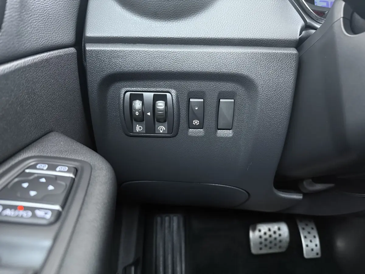1.3 TCe Intens | Achteruitrijcamera | Airco (automatisch) | Apple Carplay/Android Auto|telefoonintegratie premium