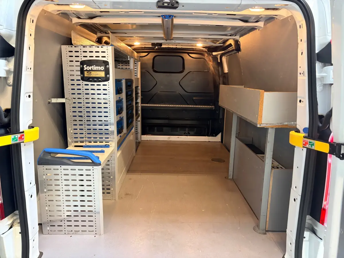 Servicewagen 320 2.0 TDCI euro6 L2H1 Trend 3Persoons, 2xSchuifdeur, Sortimo, Trekhaak, RIJKLAARPRIJS!