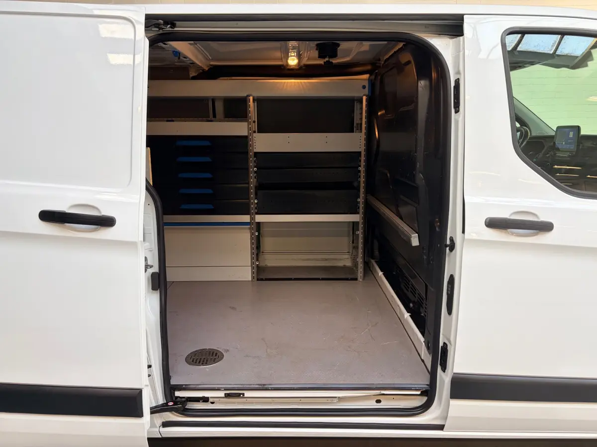 Servicewagen 320 2.0 TDCI euro6 L2H1 Trend 3Persoons, 2xSchuifdeur, Sortimo, Trekhaak, RIJKLAARPRIJS!