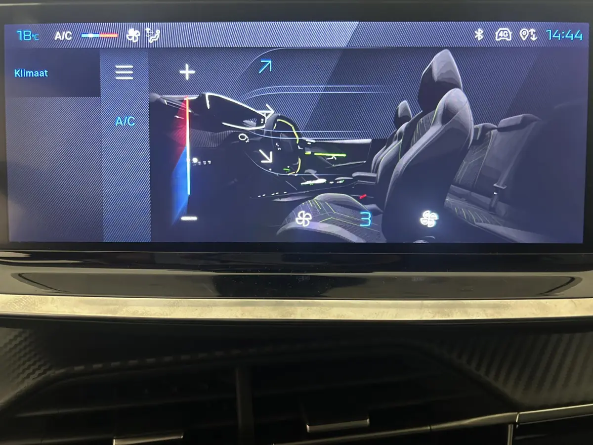 1.2 Hybrid 110 e-DCS6 Allure | NAVIGATIE | CAMERA ACHTER | APPLE CARPLAY/ANDROID AUTO | AUTOMAAT |