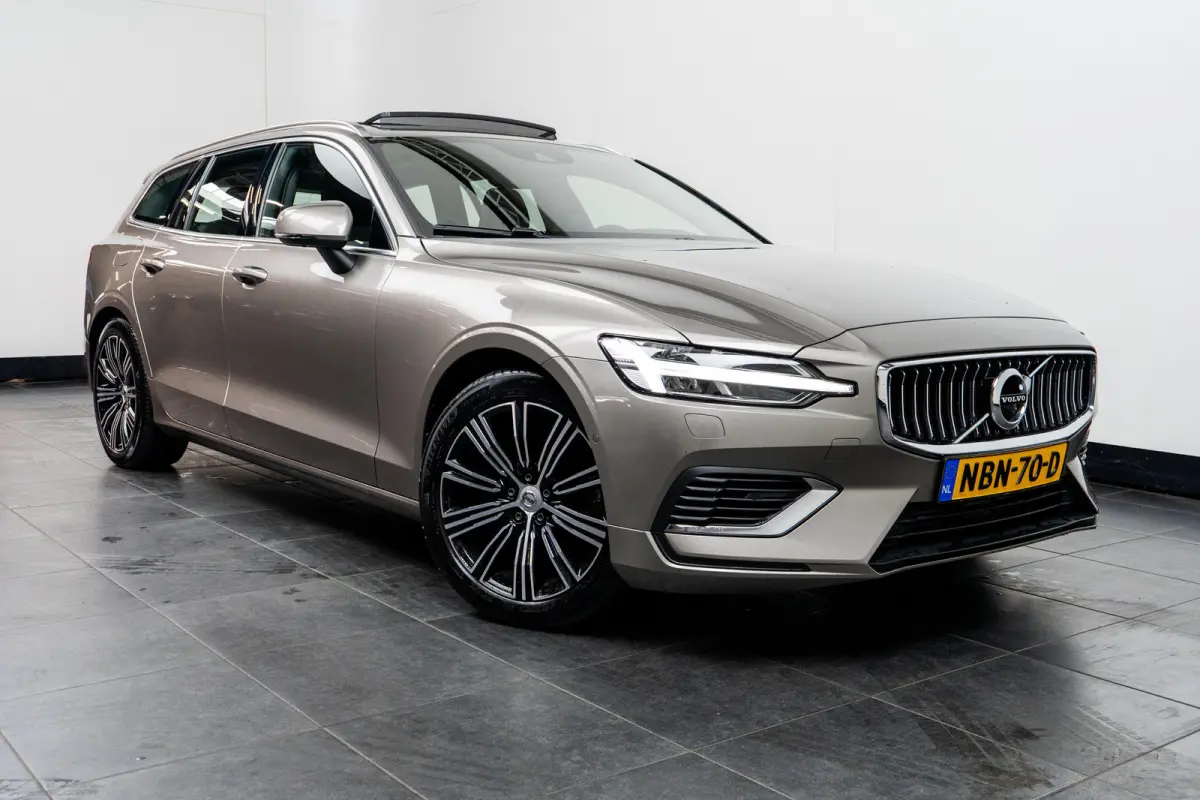 T6 Inscription Plug-in hybrid AWD | Zeer compleet uitgevoerd | Long Range | ACC | Pano | Harman Kardon | Trekhaak | Stoel Ventilatie/Verwarming | Head-Up | 360 Camera