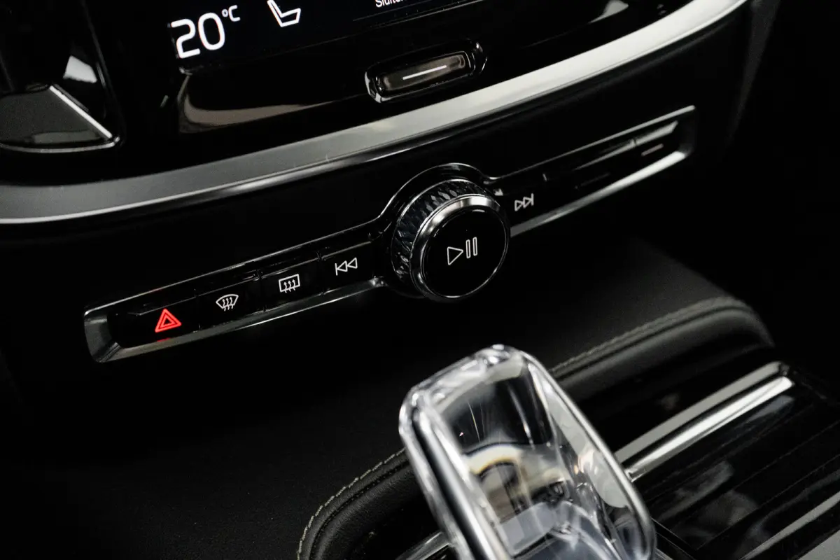 T6 Inscription Plug-in hybrid AWD | Zeer compleet uitgevoerd | Long Range | ACC | Pano | Harman Kardon | Trekhaak | Stoel Ventilatie/Verwarming | Head-Up | 360 Camera