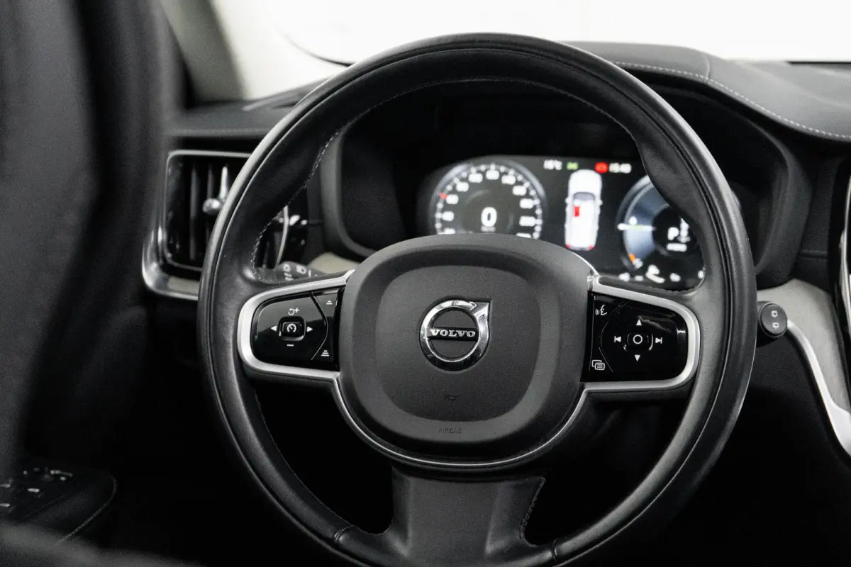T6 Inscription Plug-in hybrid AWD | Zeer compleet uitgevoerd | Long Range | ACC | Pano | Harman Kardon | Trekhaak | Stoel Ventilatie/Verwarming | Head-Up | 360 Camera