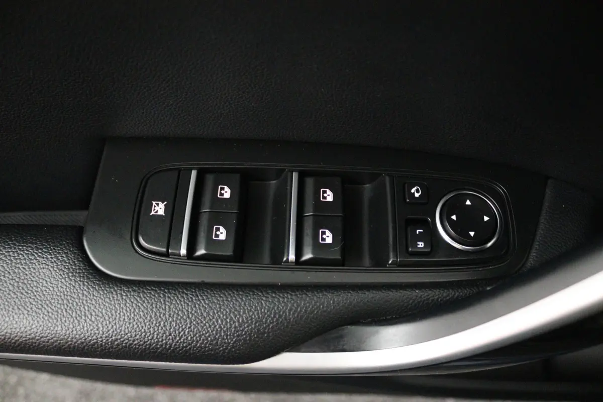 1.4 T-GDi GT-PlusLine (PANORAMADAK, STOELVERWARMING, STOELKOELING, CAMERA)