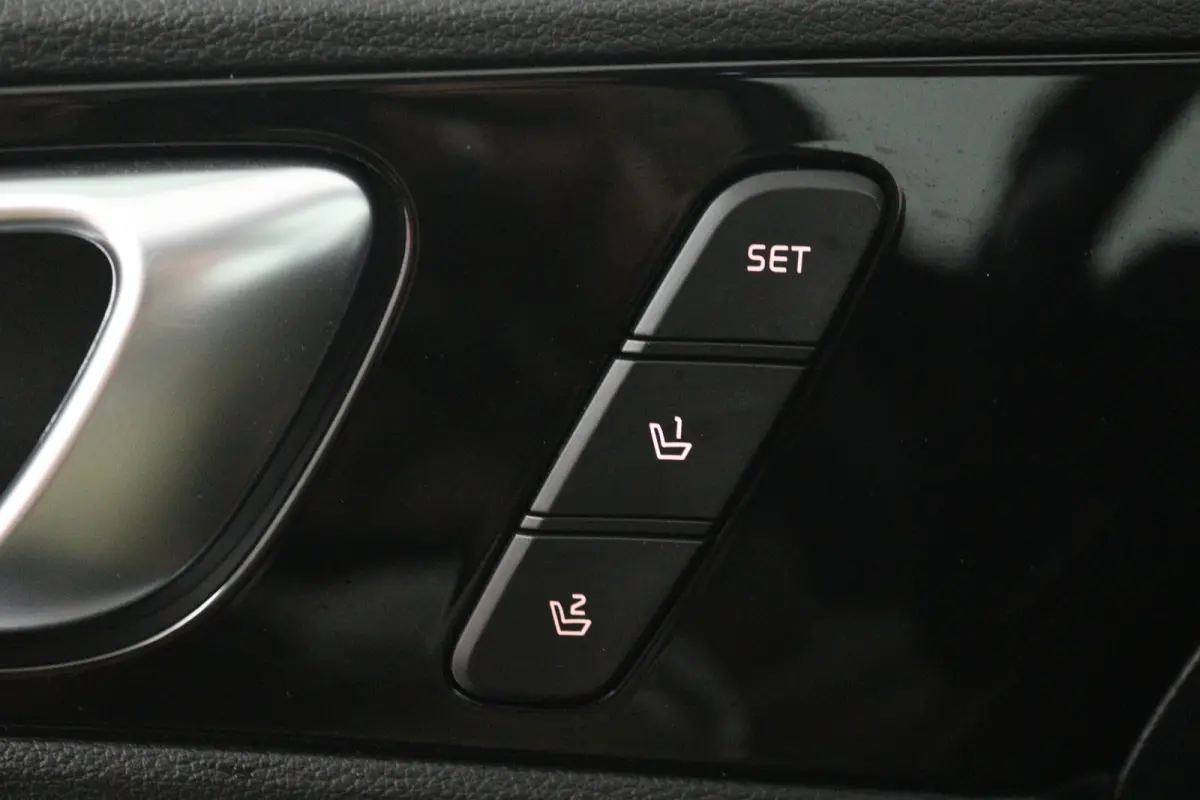 1.4 T-GDi GT-PlusLine (PANORAMADAK, STOELVERWARMING, STOELKOELING, CAMERA)