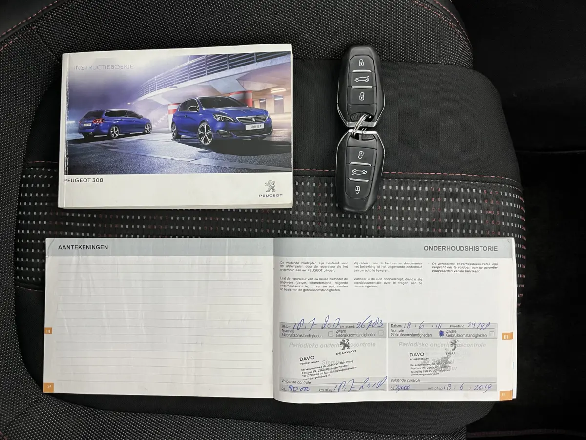 1.2 PureTech GT-line Aut. *PANO | LEATHER-MICROFIBRE | FULL-LED | DENON-AUDIO | BLIND-SPOT | SPORT-SEATS | NAVI-FULLMAP | KEYLESS | DAB | SHIFT-PADDLES | LANE-ASSIST | CAMERA | ECC | CARPLAY