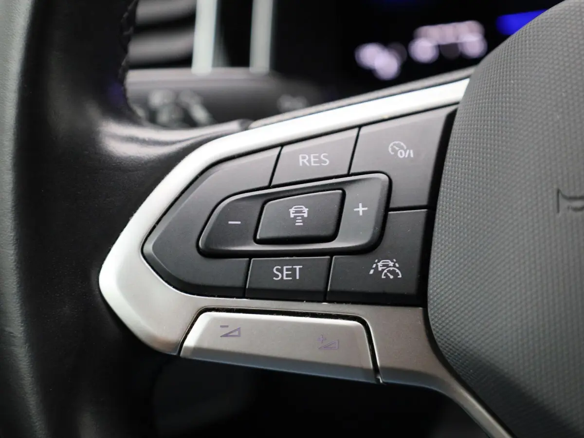 1.0 TSI Style | Apple carplay | IQ Light | Achteruitrijcamera | Virtual cockpit | Apple carplay | Climate control |