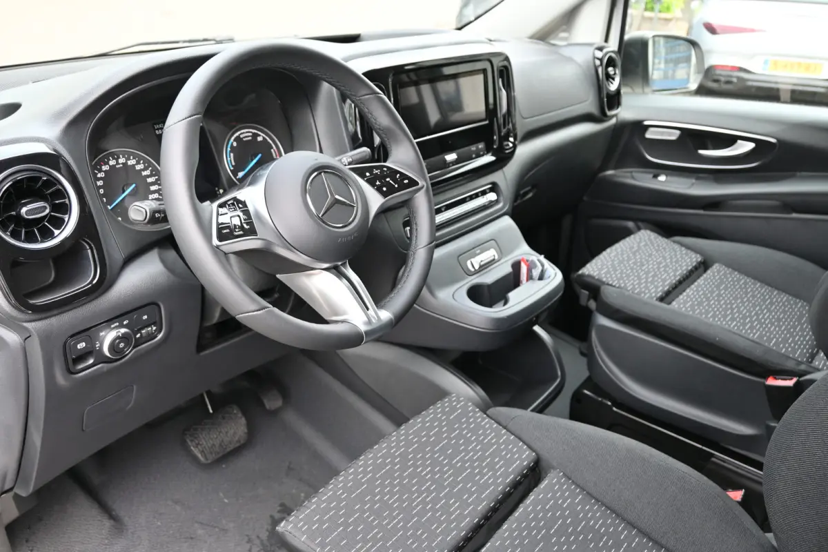 eVito 112 L2 60 kWh Trekhaak 2500 kg, Snellader, Smartphone integratiepakket