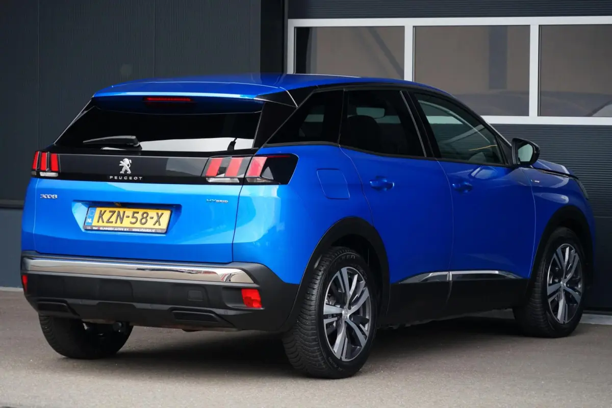 1.6 HYbrid 225 Allure, SOH 96 %, trekh. cam. keyless