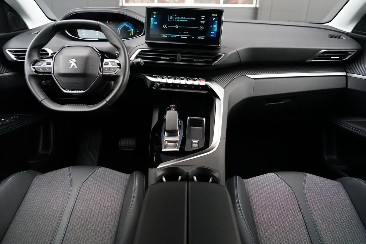 1.6 HYbrid 225 Allure, SOH 96 %, trekh. cam. keyless