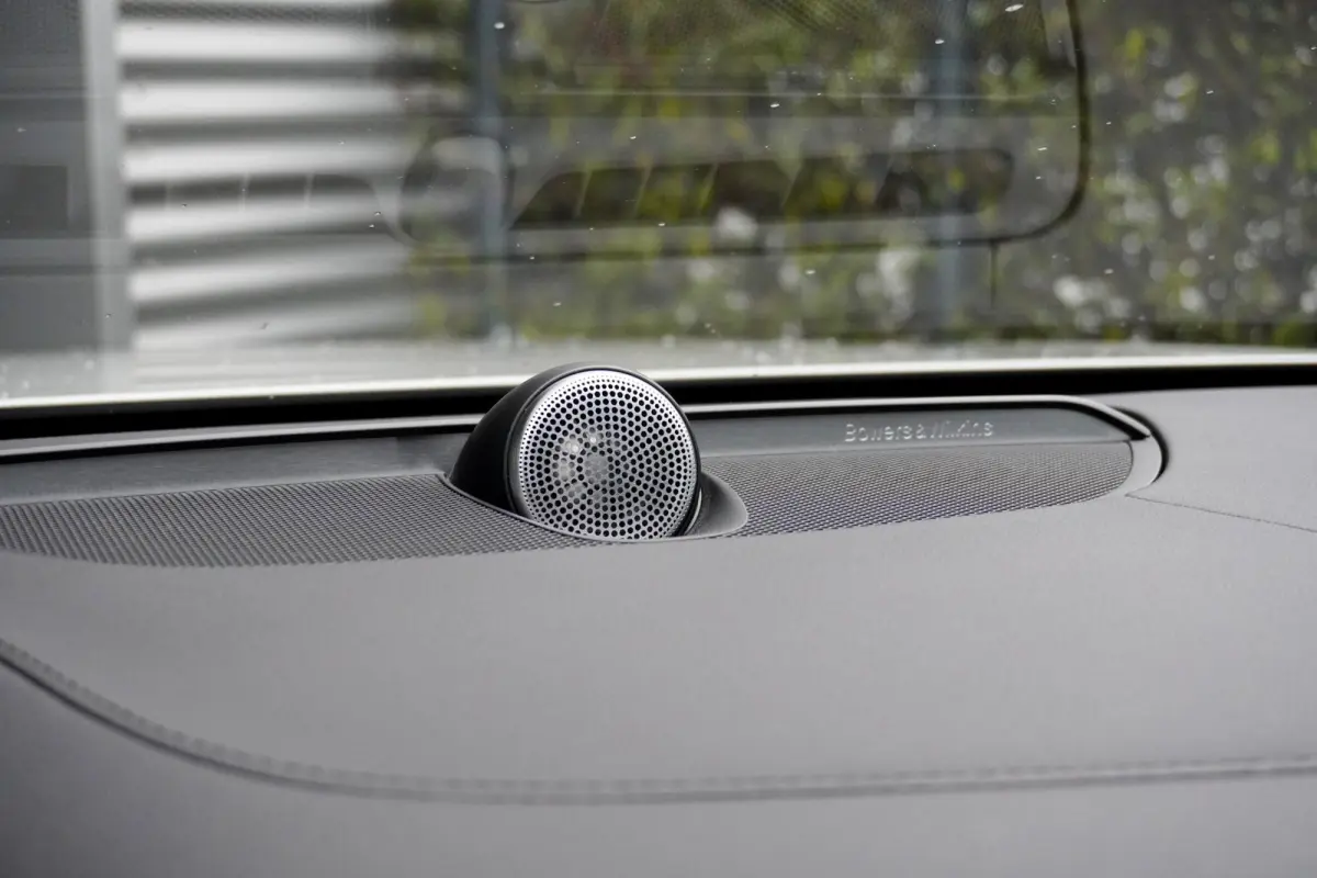 T5 R-Design | Pano | Bowers & Wilkins | Head Up | 21 '' | Trekhaak
