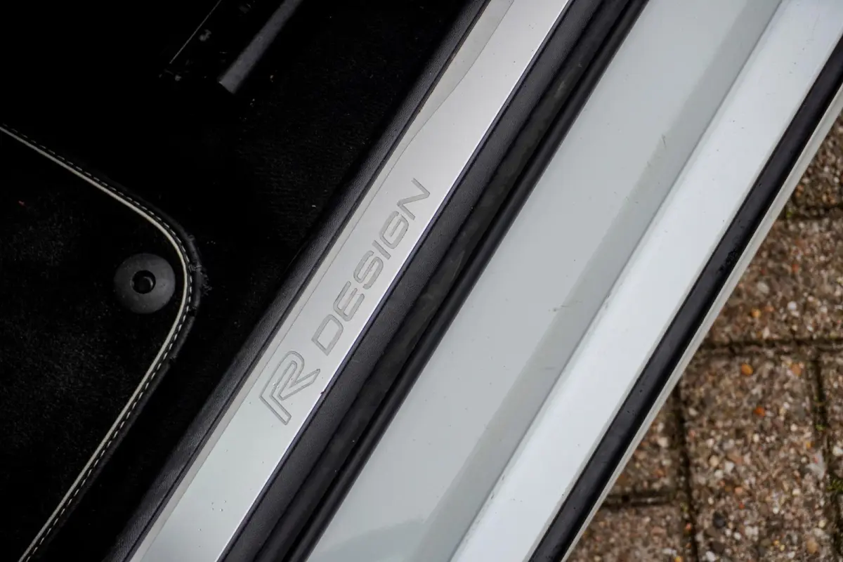 T5 R-Design | Pano | Bowers & Wilkins | Head Up | 21 '' | Trekhaak