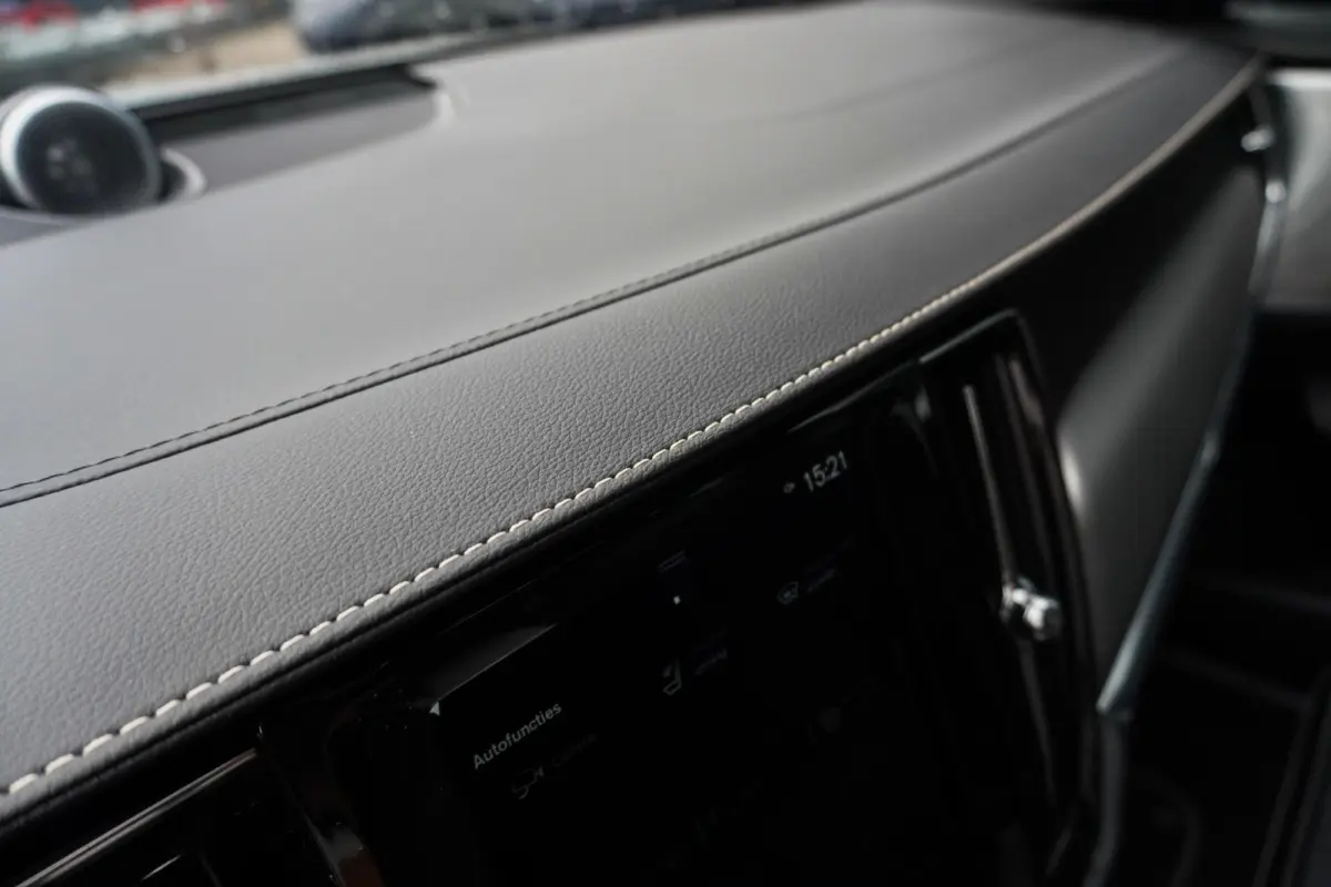 T5 R-Design | Pano | Bowers & Wilkins | Head Up | 21 '' | Trekhaak