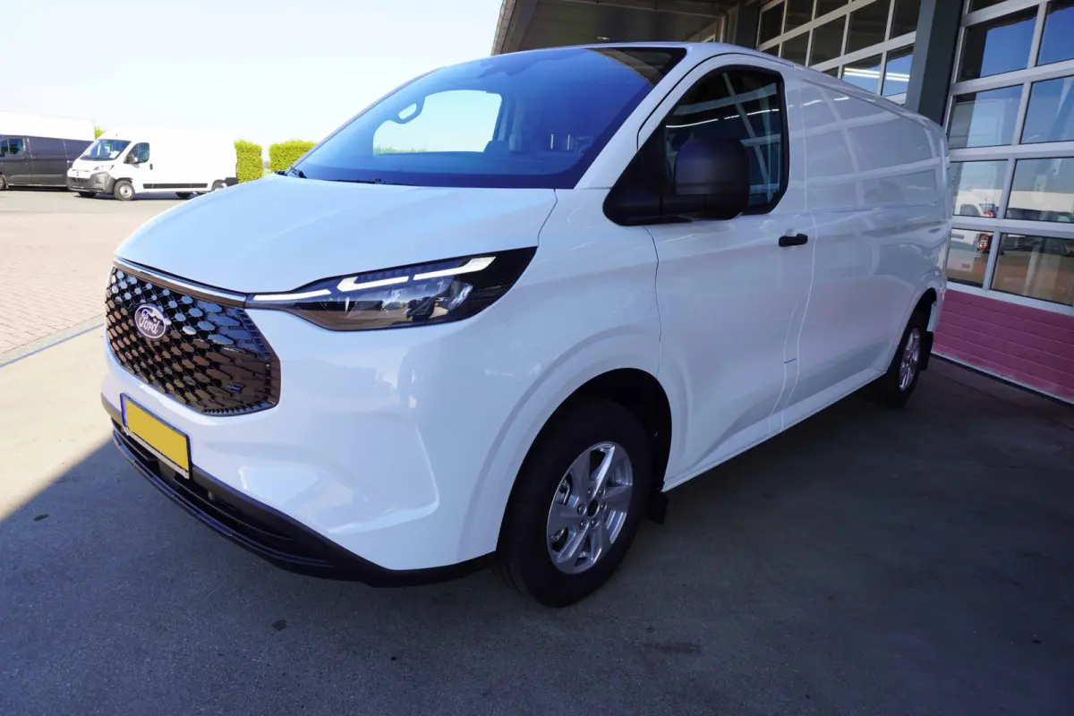 340 L2H1 Trend 71 kWh WLTP 370 km Automaat nr. V001 | Airco | Cruise | LM Velgen |  Apple CP-Android auto