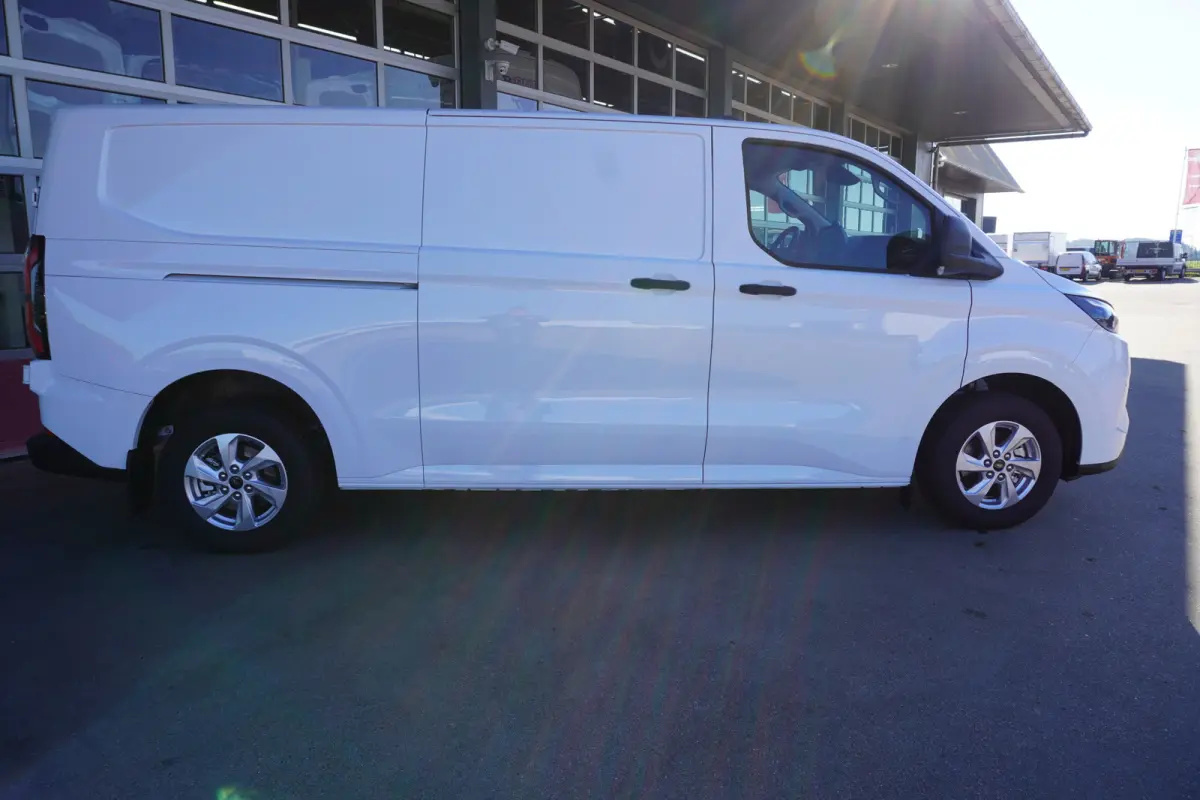 340 L2H1 Trend 71 kWh WLTP 370 km Automaat nr. V001 | Airco | Cruise | LM Velgen |  Apple CP-Android auto