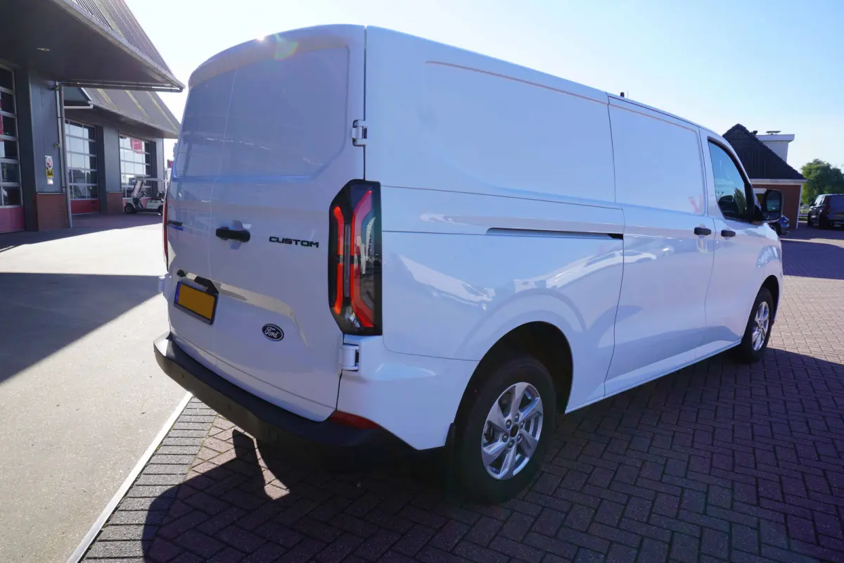 340 L2H1 Trend 71 kWh WLTP 370 km Automaat nr. V001 | Airco | Cruise | LM Velgen |  Apple CP-Android auto