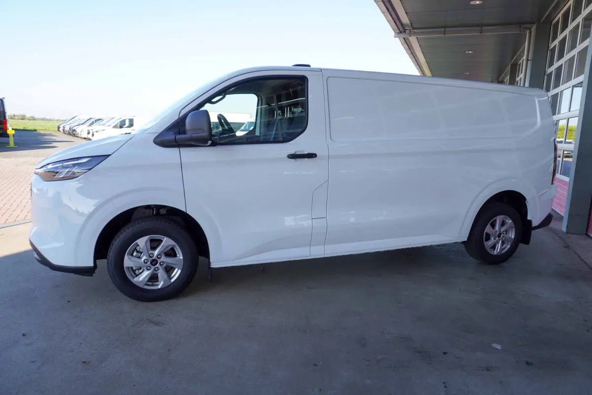 340 L2H1 Trend 71 kWh WLTP 370 km Automaat nr. V001 | Airco | Cruise | LM Velgen |  Apple CP-Android auto