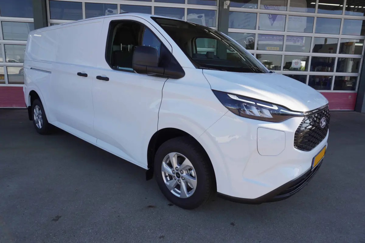 340 L2H1 Trend 71 kWh WLTP 370 km Automaat nr. V001 | Airco | Cruise | LM Velgen |  Apple CP-Android auto