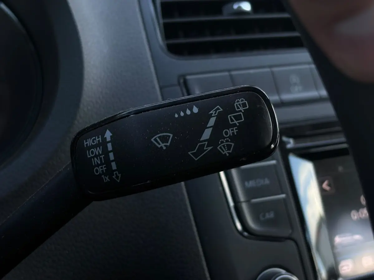 1.0 75 pk Comfortline | Trekhaak | Airco | Radio |