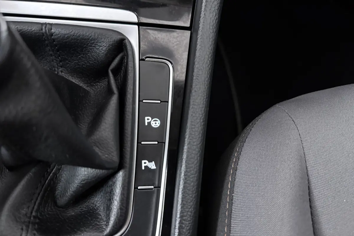 1.2 TSI Connected Series (CARPLAY, STOELVERWARMING, NAVIGATIE, PARKEERSENSOREN, LM VELGEN,)