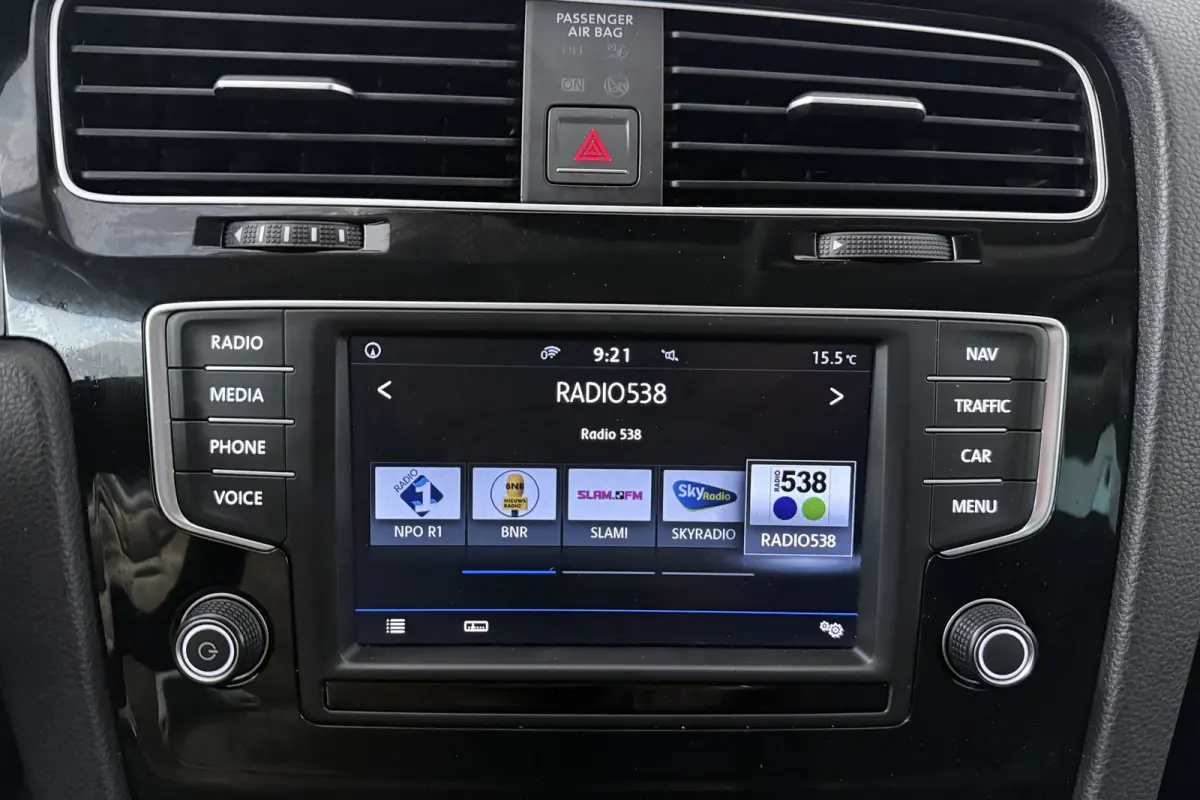 1.2 TSI Connected Series (CARPLAY, STOELVERWARMING, NAVIGATIE, PARKEERSENSOREN, LM VELGEN,)