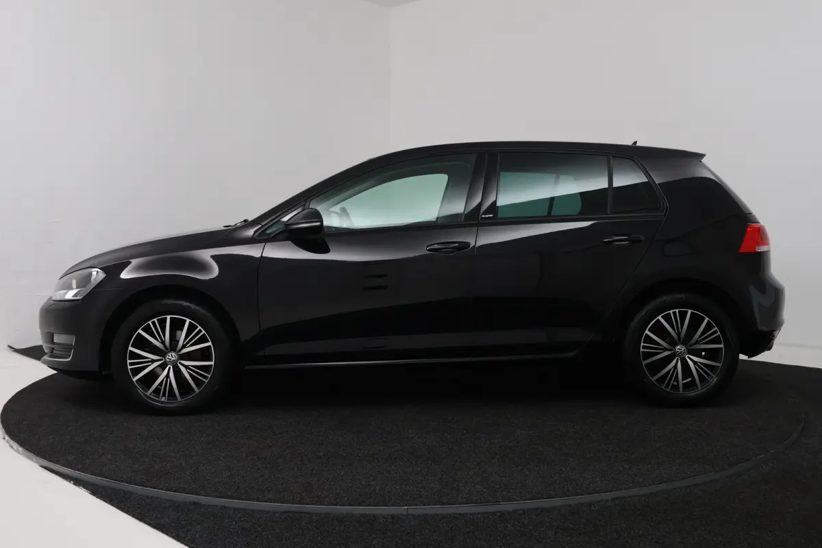 1.2 TSI Connected Series (CARPLAY, STOELVERWARMING, NAVIGATIE, PARKEERSENSOREN, LM VELGEN,)