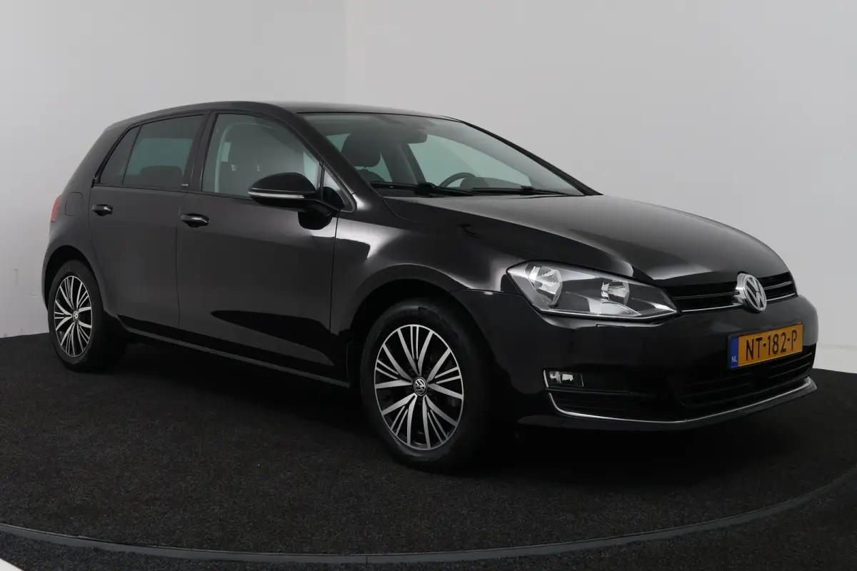 1.2 TSI Connected Series (CARPLAY, STOELVERWARMING, NAVIGATIE, PARKEERSENSOREN, LM VELGEN,)