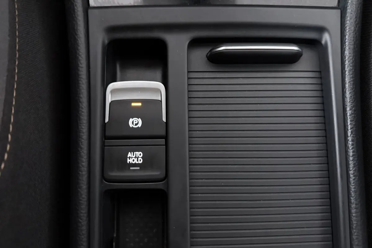 1.2 TSI Connected Series (CARPLAY, STOELVERWARMING, NAVIGATIE, PARKEERSENSOREN, LM VELGEN,)