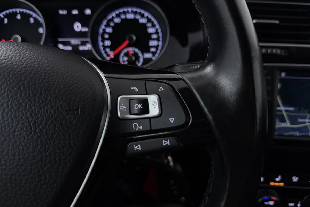 1.2 TSI Connected Series (CARPLAY, STOELVERWARMING, NAVIGATIE, PARKEERSENSOREN, LM VELGEN,)