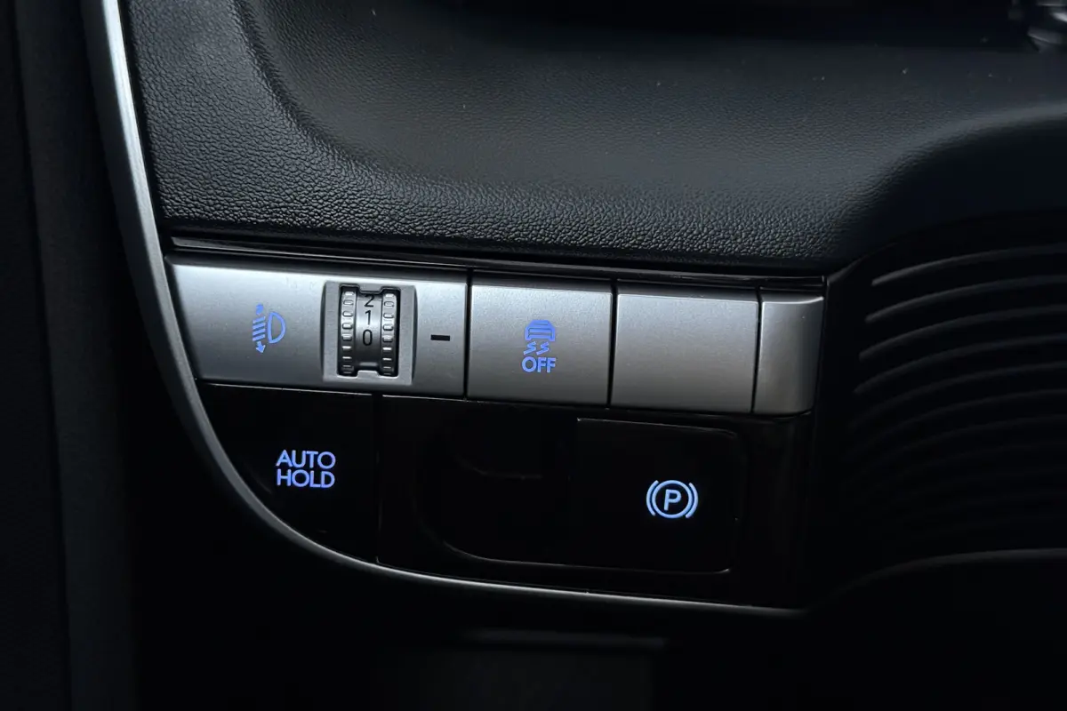 Style 77.4 kWh (SOH 100%, CAMERA, STOELVERWARMING, AUTOPILOT, DEALER ONDERHOUDEN)