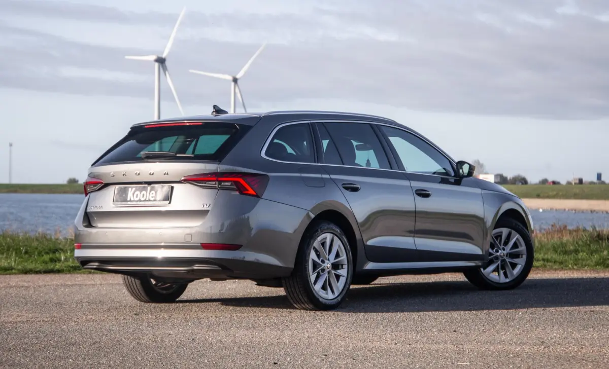 1.4 TSI iV PHEV Business Edition AIRCO / CRUISE CONTROLE / 204 PK / STOELVERWAMRING / NAVI /  CARPLAY / CAMERA