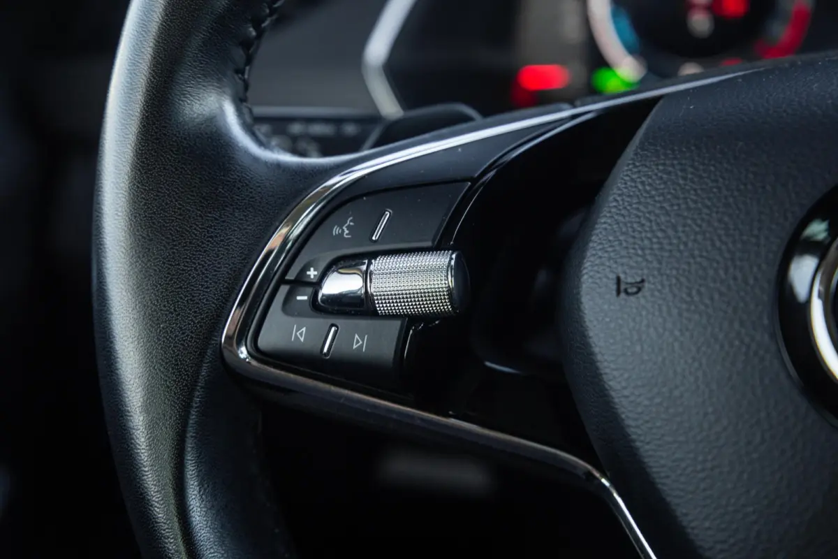 1.4 TSI iV PHEV Business Edition AIRCO / CRUISE CONTROLE / 204 PK / STOELVERWAMRING / NAVI /  CARPLAY / CAMERA