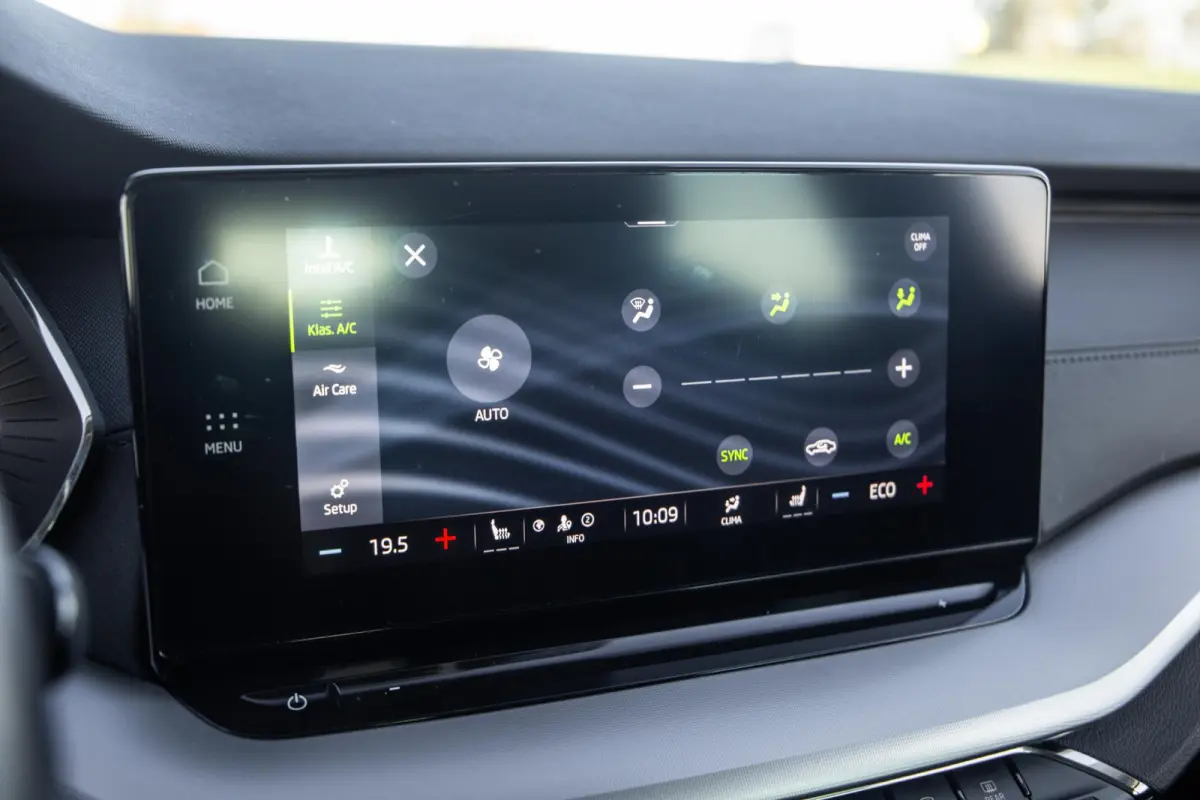 1.4 TSI iV PHEV Business Edition AIRCO / CRUISE CONTROLE / 204 PK / STOELVERWAMRING / NAVI /  CARPLAY / CAMERA