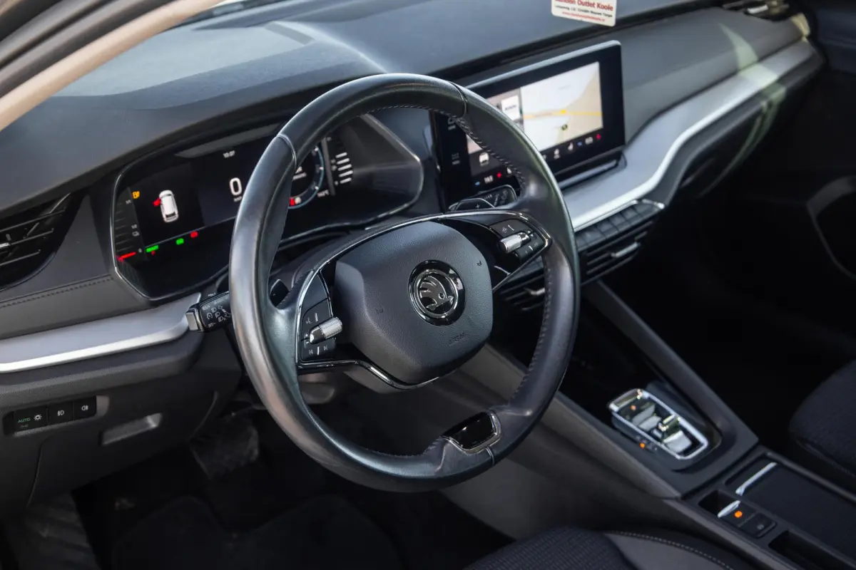 1.4 TSI iV PHEV Business Edition AIRCO / CRUISE CONTROLE / 204 PK / STOELVERWAMRING / NAVI /  CARPLAY / CAMERA