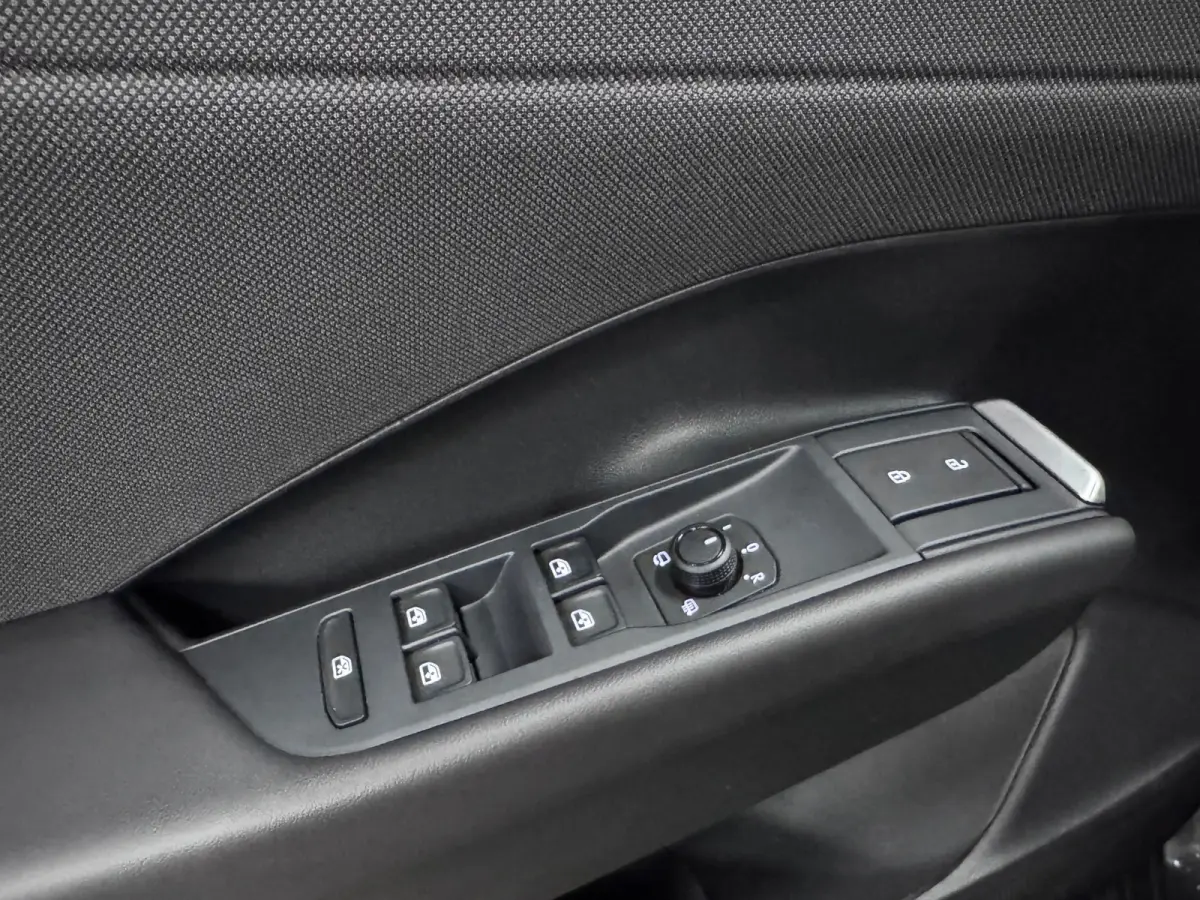 1.5 eTsi Life First Edition ACC Stoelverwarming Lane assist Apple Carplay