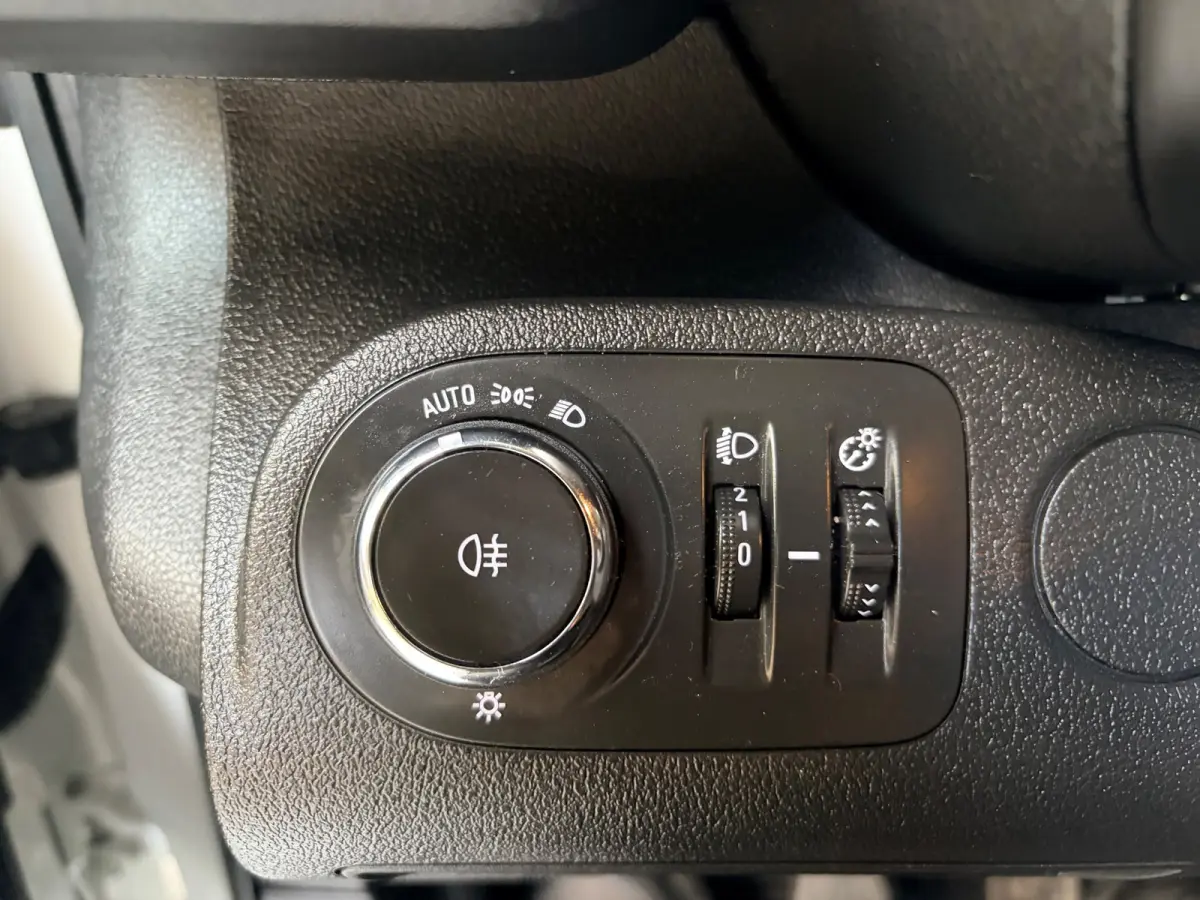 1.5D 102pk euro6 L1H1 Edition, Imperiaal, Kasten, Trekhaak, Airco, Navigatie, CruiseControl, RIJKLAARPRIJS!