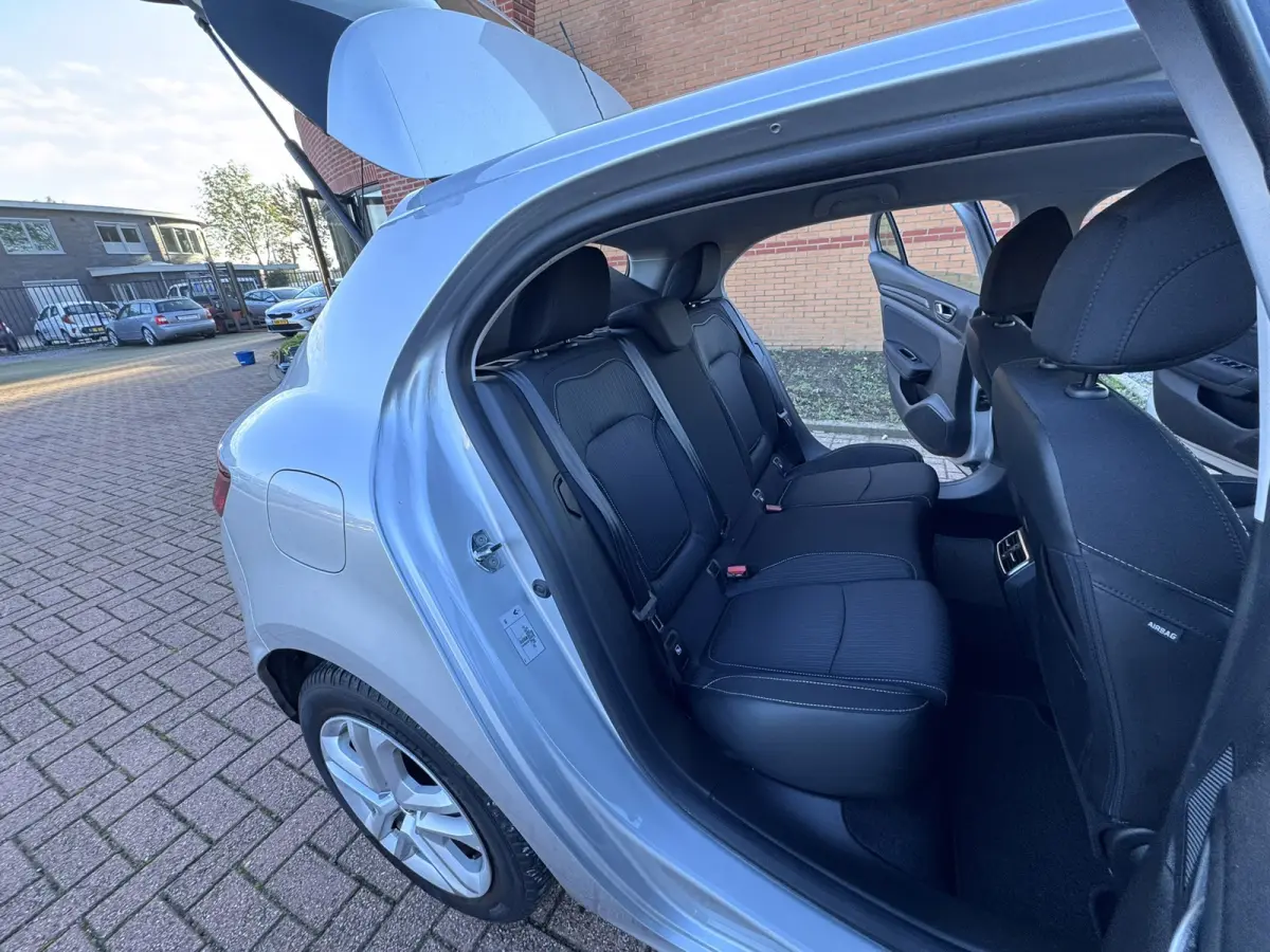 1.5 Blue dCi Limited, Marge, Euro 6, Apple Carplay, Hatchback,