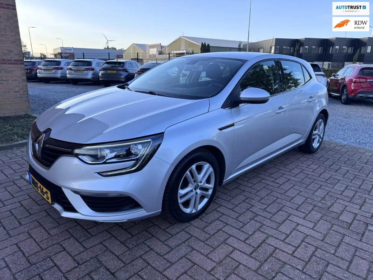 1.5 Blue dCi Limited, Marge, Euro 6, Apple Carplay, Hatchback,