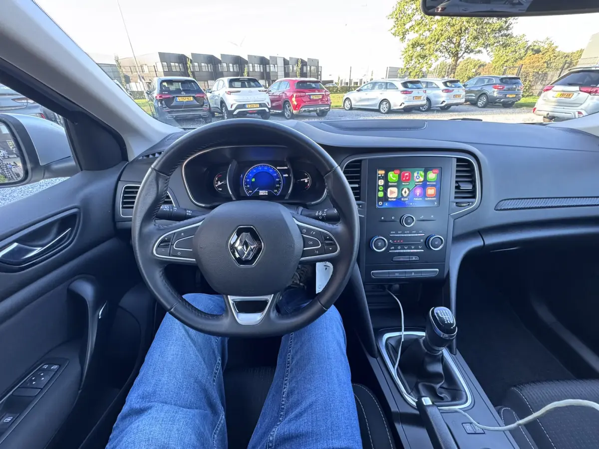 1.5 Blue dCi Limited, Marge, Euro 6, Apple Carplay, Hatchback,