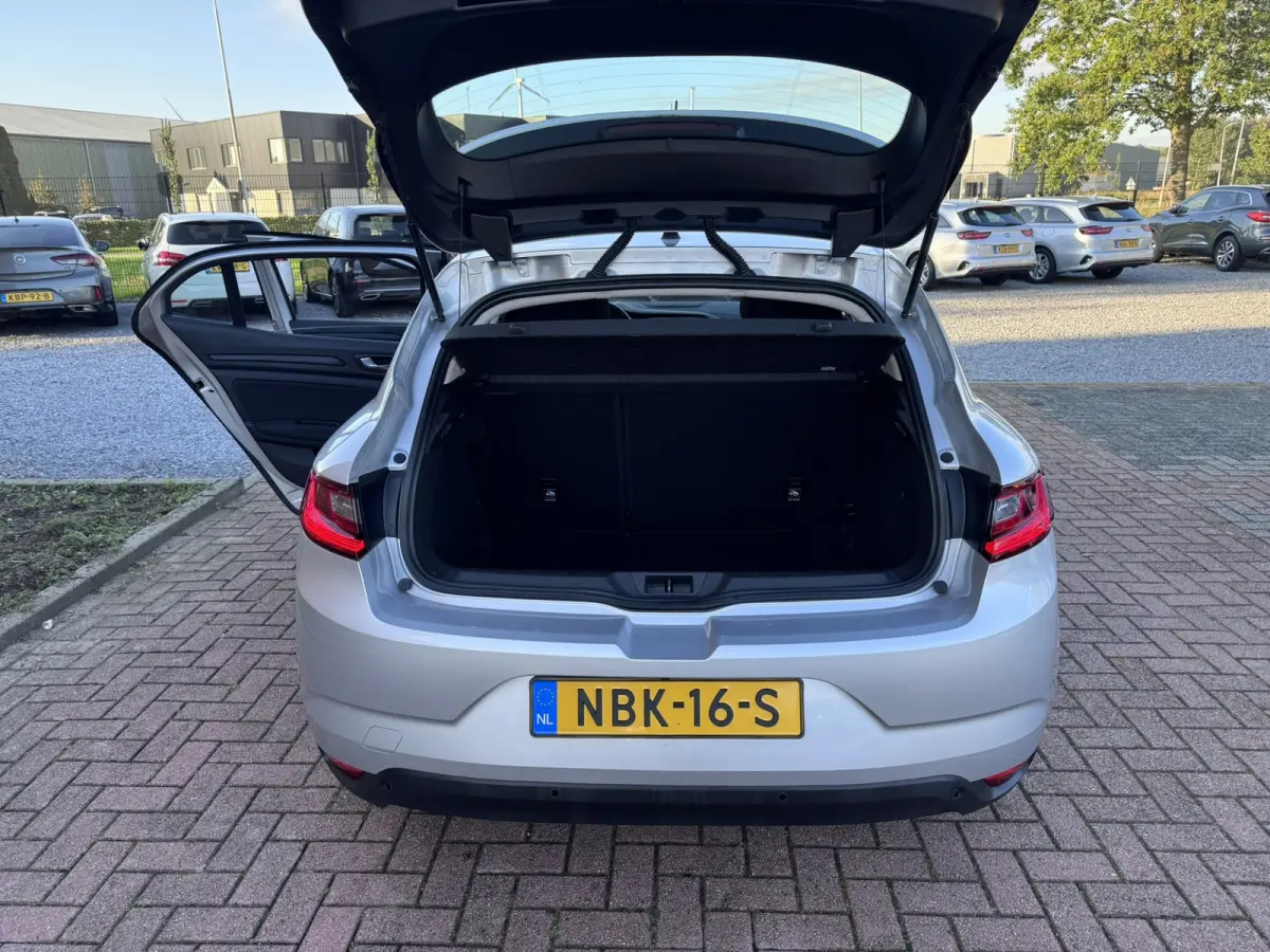 1.5 Blue dCi Limited, Marge, Euro 6, Apple Carplay, Hatchback,